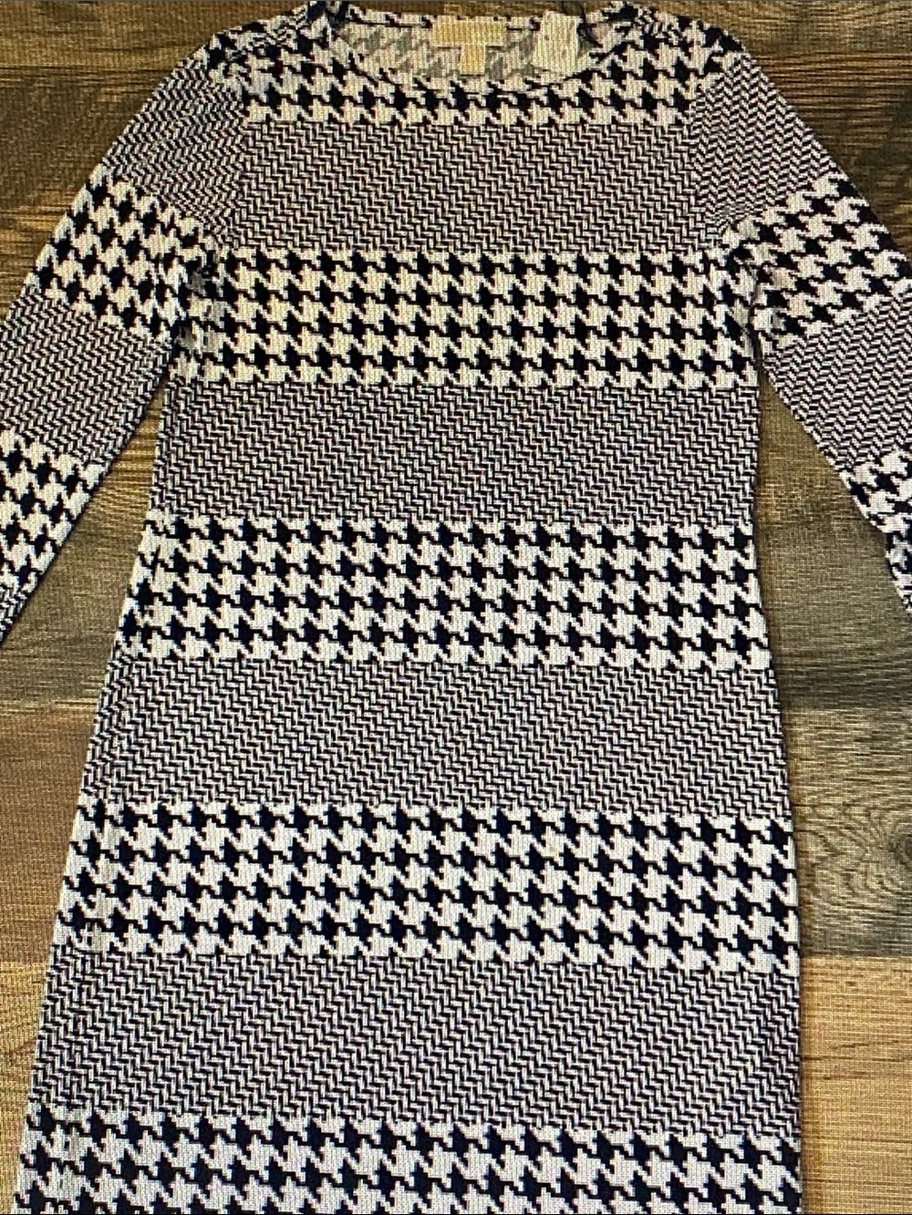 Michael Kors Black and White Houndstooth Long-Sleeve Knit Dress